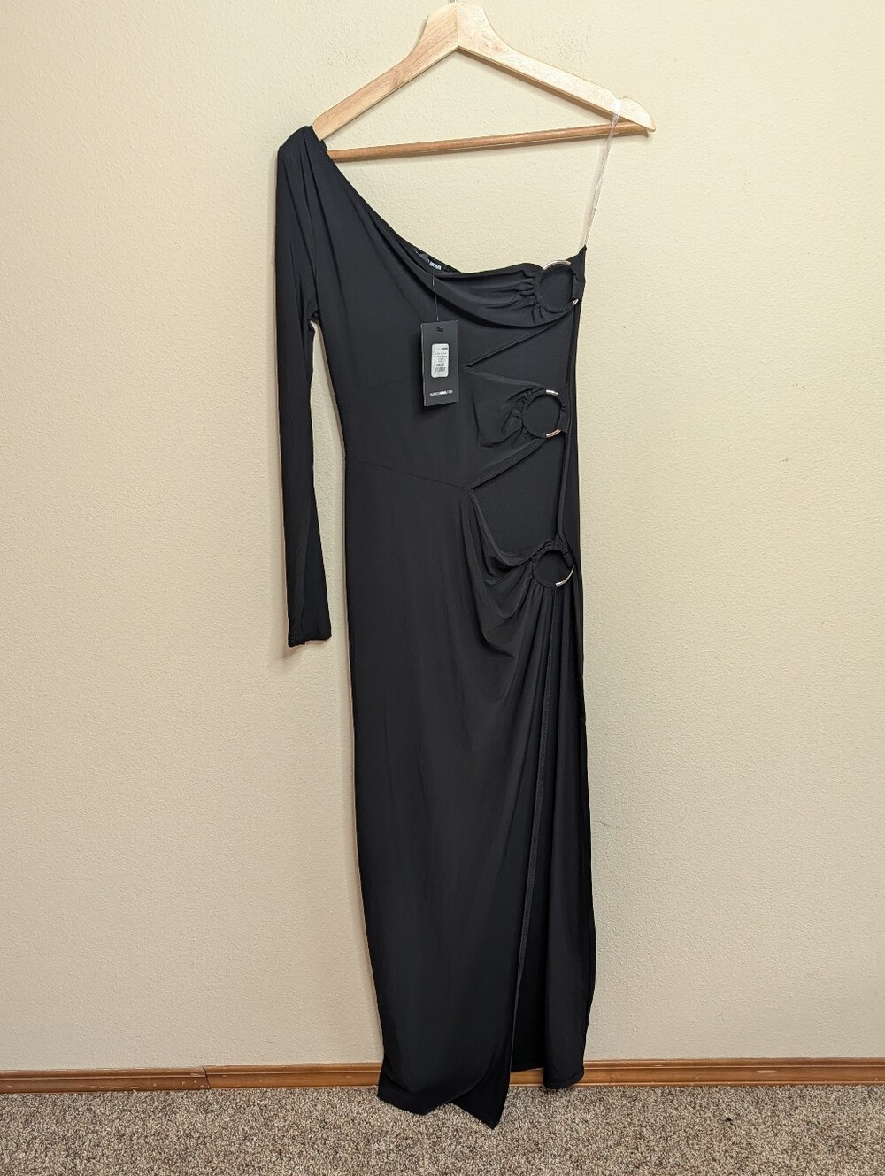 NWT Fashion Nova Oh My My Black One Shoulder Cut Out O-Ring Maxi Dress Small